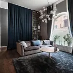 Spacious Oasis Only Minutes From The City Center