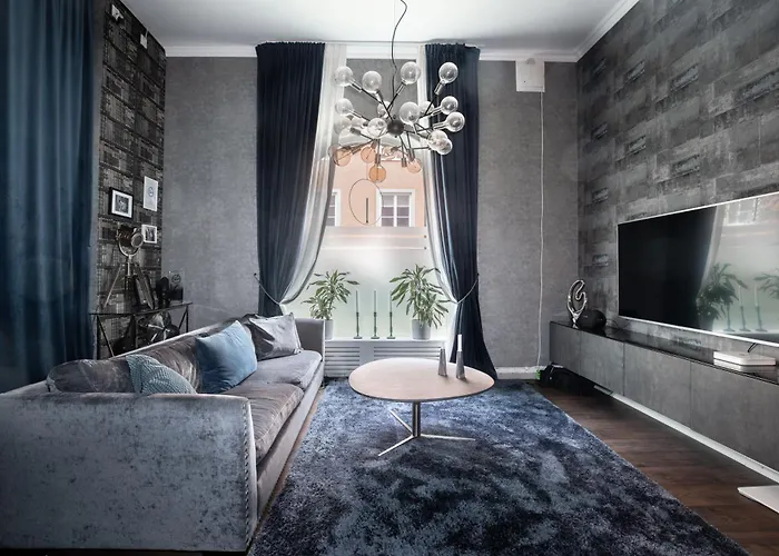 Spacious Oasis Only Minutes From The City Center