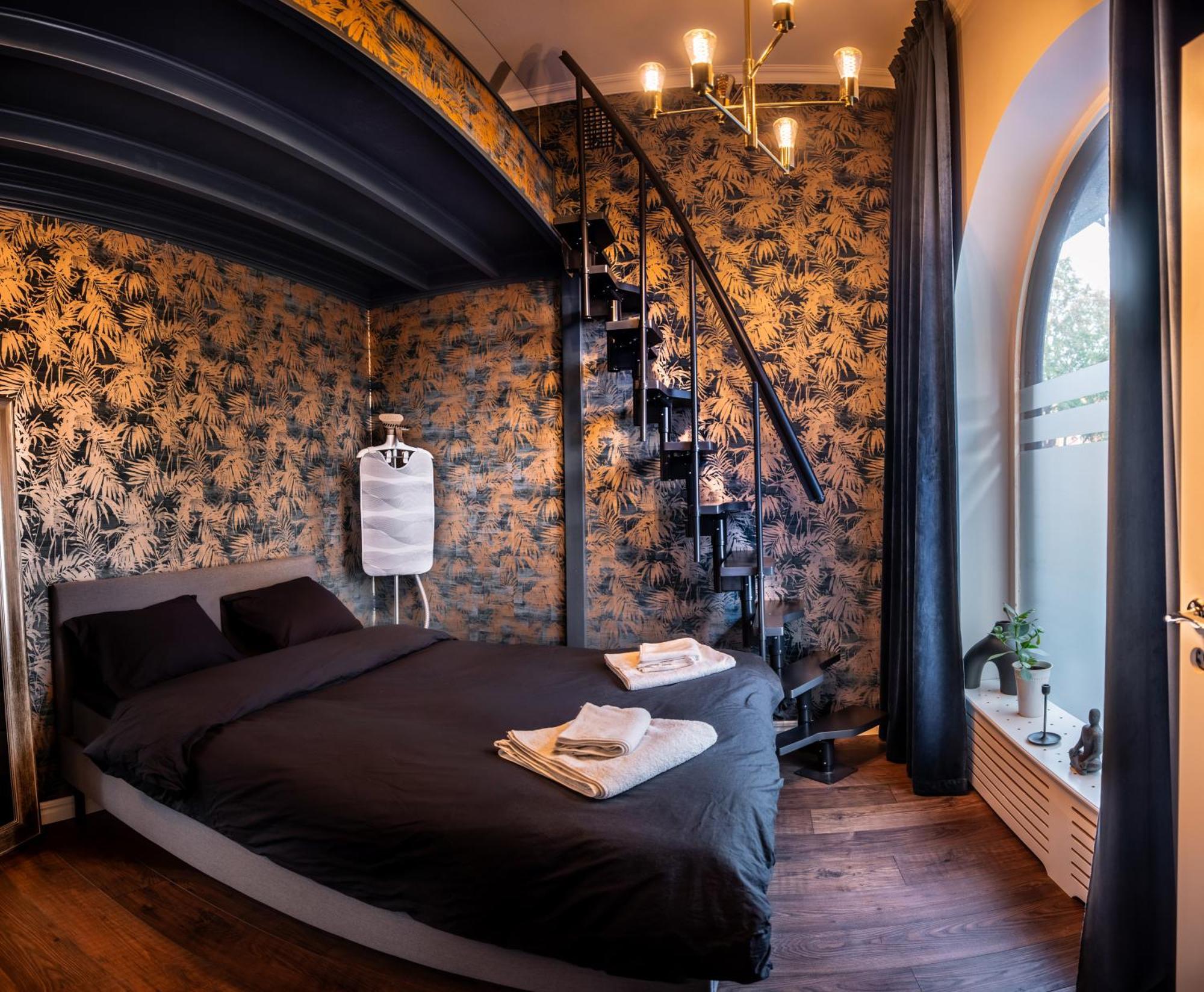 Spacious Oasis Only Minutes From The Center Leilighet *